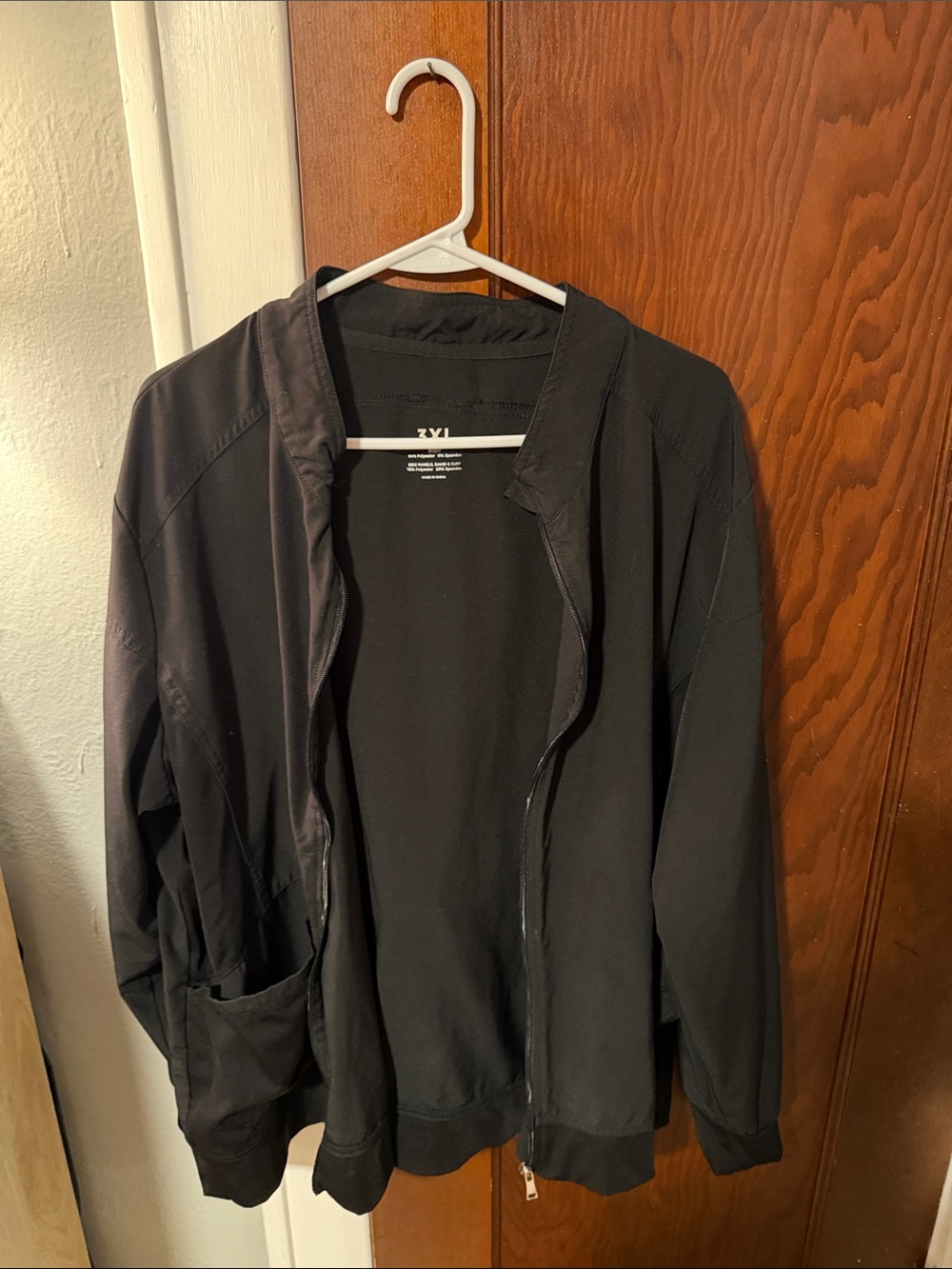 Woman’s Black Lightweight scrub Jacket - Unbranded